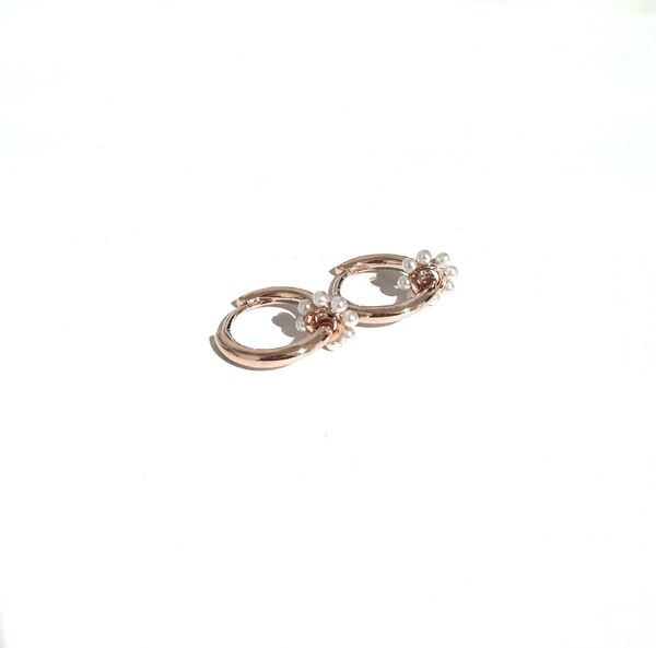 ROSE GOLD HUGGIES WITH FRESH WATER PEARL CIRCLE