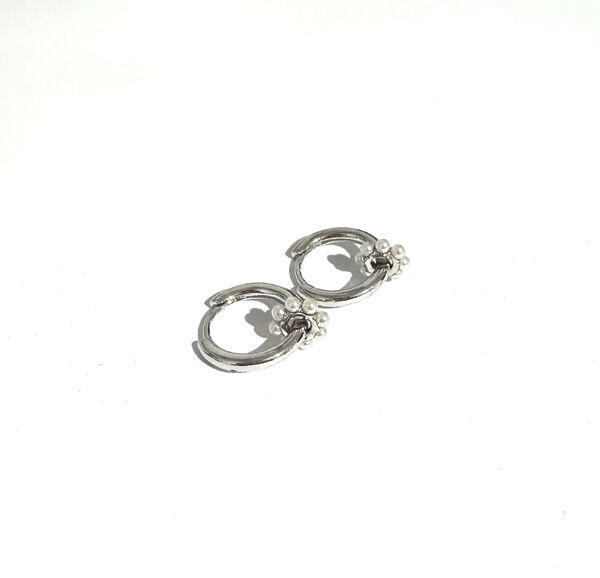 STERLING SILVER HUGGIES WITH FRESH WATER PEARL CIRCLE