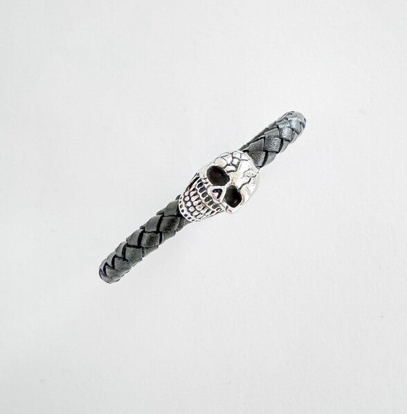 BLACK LEATHER BRACELET WITH SKULL